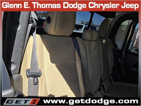 Certified 2023 Jeep Gladiator Willys image 30