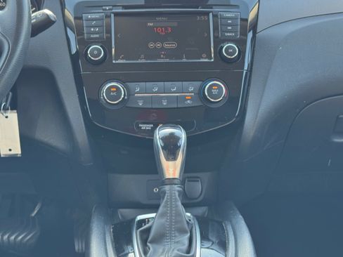 Used 2020 Nissan Rogue Sport S w/ Appearance Package FWD image 15