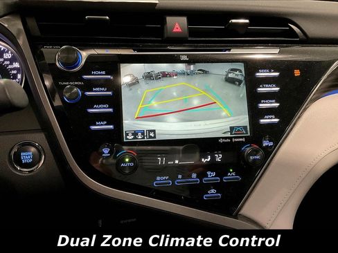 Used 2020 Toyota Camry XLE FWD image 5