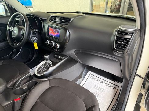 Used 2016 Kia Soul FWD image 32