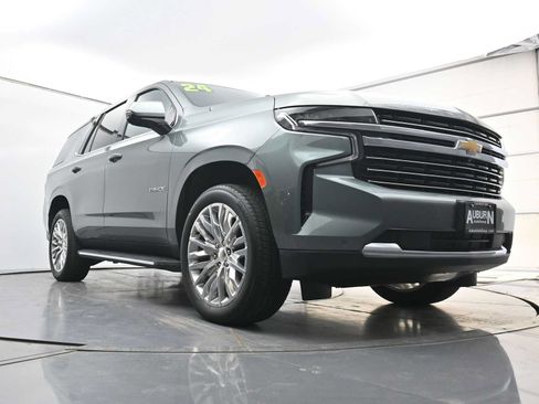 Used 2024 Chevrolet Tahoe LT w/ Luxury Package AWD/4WD image 19