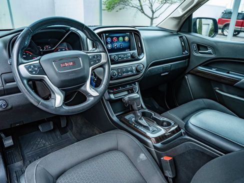 Used 2015 GMC Canyon SLE RWD image 32