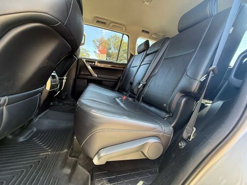 Used 2014 Lexus GX 460 Sport Utility w/ Premium Package image 19