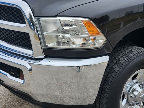 Used 2018 RAM 2500 Tradesman w/ Chrome Appearance Group image 9