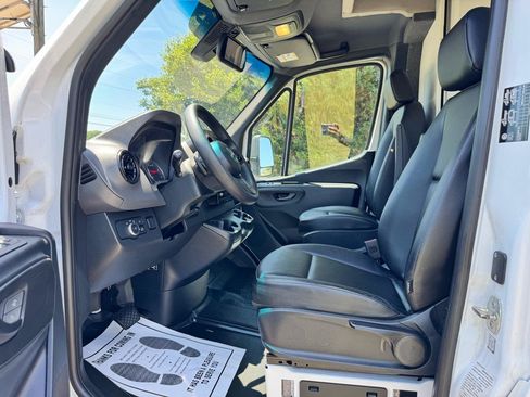 Used 2022 Mercedes-Benz Sprinter 3500 image 13