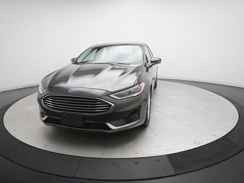Used 2020 Ford Fusion SEL image 35