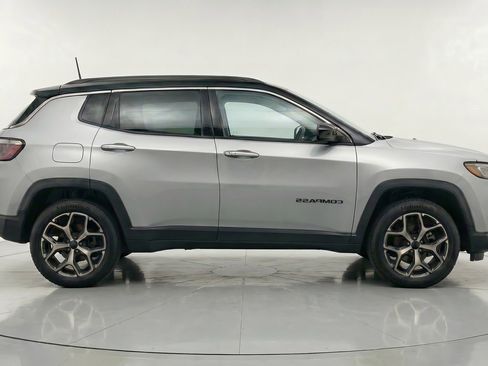 Used 2025 Jeep Compass Limited AWD/4WD image 11
