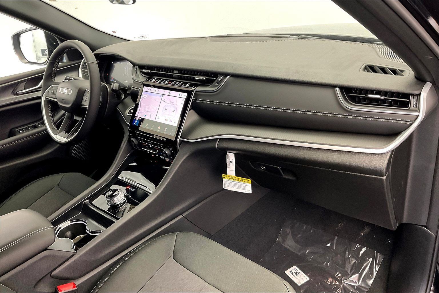 New 2027 Jeep Grand Cherokee Laredo X AWD/4WD image 6