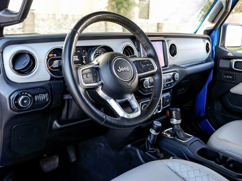 Used 2021 Jeep Wrangler Unlimited Sahara image 25