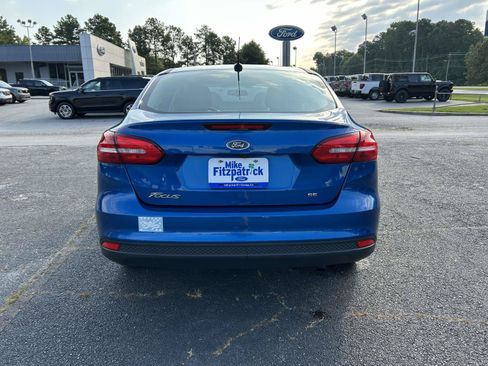 Used 2018 Ford Focus SE FWD image 3