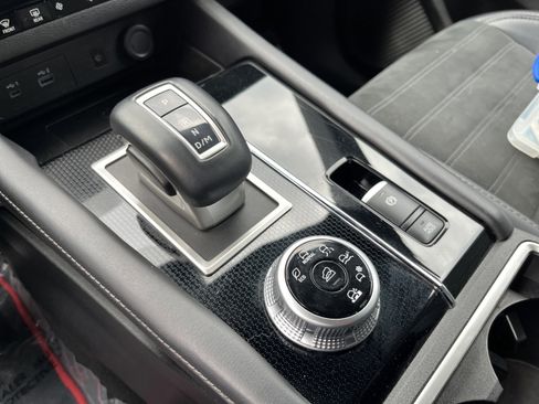Used 2024 Mitsubishi Outlander Ralliart AWD/4WD image 23