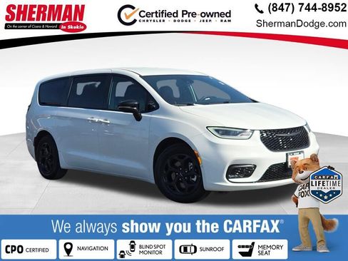 Certified 2024 Chrysler Pacifica Limited FWD image 1