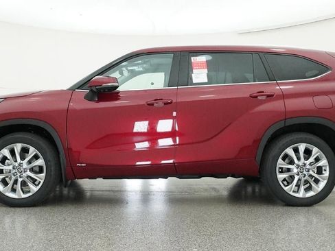 New 2026 Toyota Highlander Limited image 19