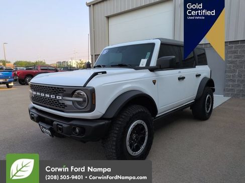 Used 2023 Ford Bronco Badlands w/ Sasquatch Package AWD/4WD image 9