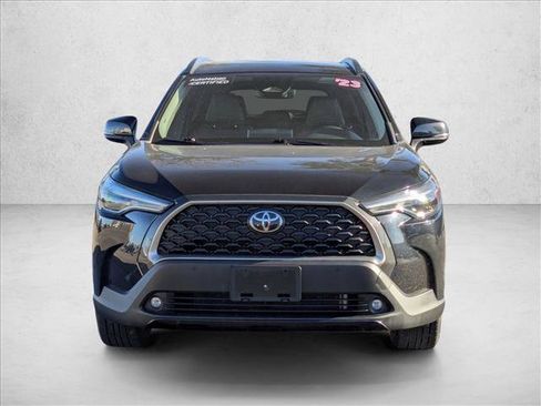 Used 2023 Toyota Corolla Cross XLE image 2