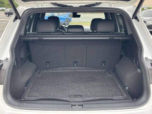 Certified 2024 Volkswagen Tiguan SE R-Line AWD/4WD image 12