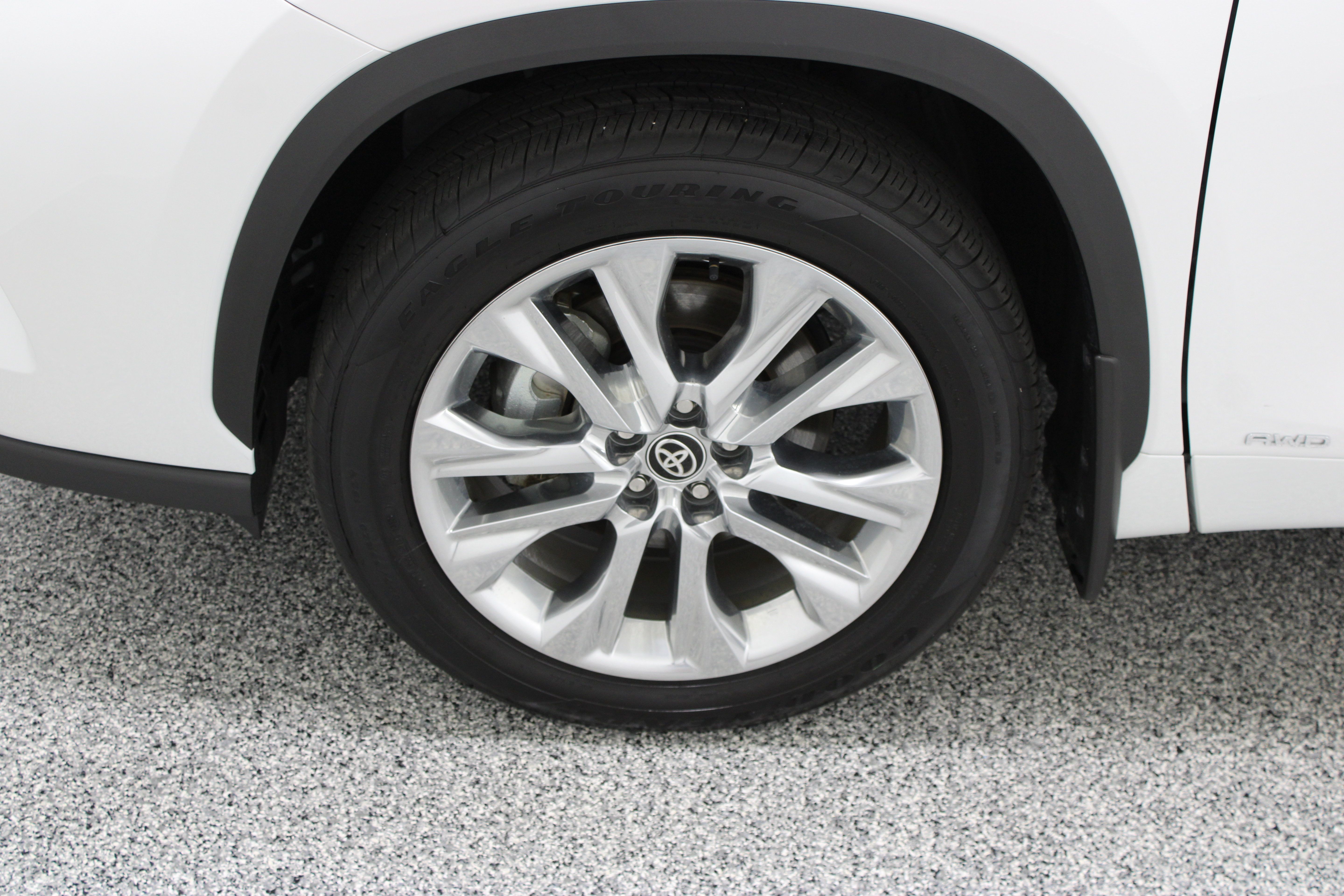 Used 2026 Toyota Highlander Limited AWD/4WD image 11