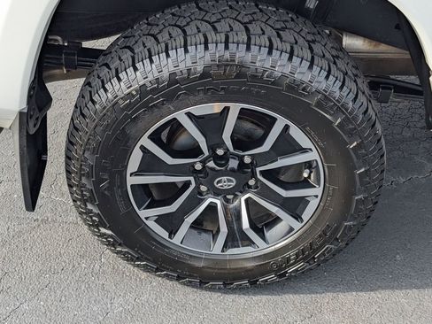 Used 2021 Toyota Tacoma TRD Off-Road image 25