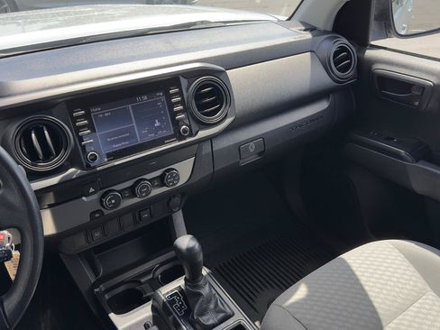 Used 2022 Toyota Tacoma SR w/ SR Convenience Package RWD image 12