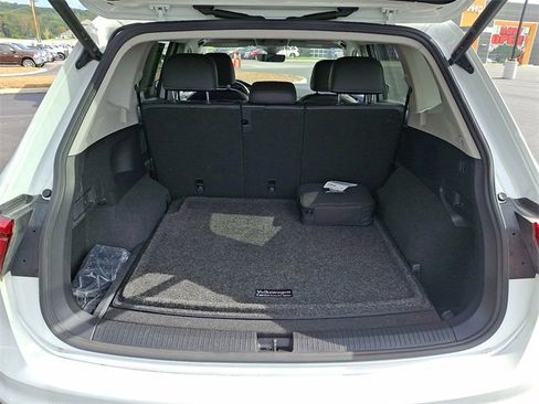 Used 2022 Volkswagen Tiguan SE image 30