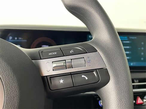 New 2025 Hyundai Santa Cruz SEL image 8