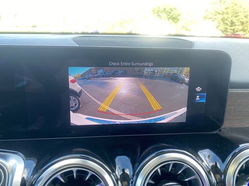 Certified 2023 Mercedes-Benz GLB 250 4MATIC image 20