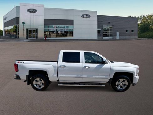 Used 2018 Chevrolet Silverado 1500 LT w/ All Star Edition AWD/4WD image 10