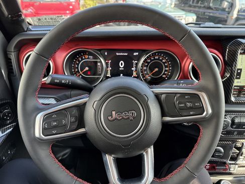 Used 2023 Jeep Gladiator Rubicon w/ Cold Weather Group image 19