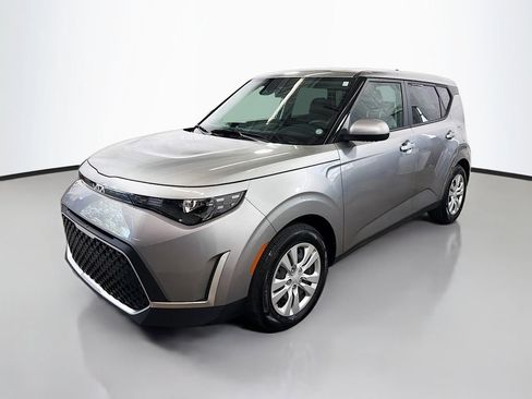 Used 2024 Kia Soul LX FWD image 5