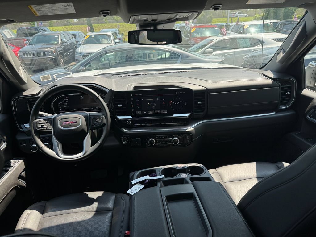 Used 2025 GMC Sierra 1500 SLT AWD/4WD image 12