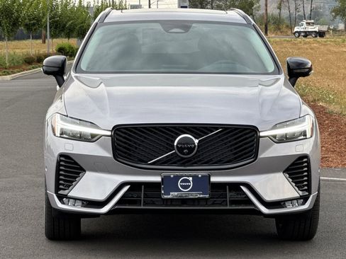 New 2026 Volvo XC60 B5 Plus w/ Climate Package image 8