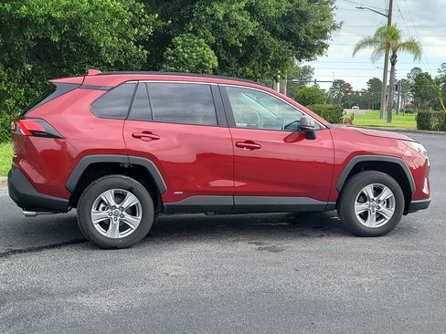 Certified 2024 Toyota RAV4 LE AWD/4WD image 8