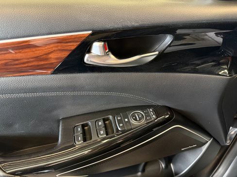 Used 2018 Kia Cadenza Premium w/ Luxury Package image 21