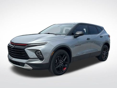 Used 2023 Chevrolet Blazer LT FWD image 2