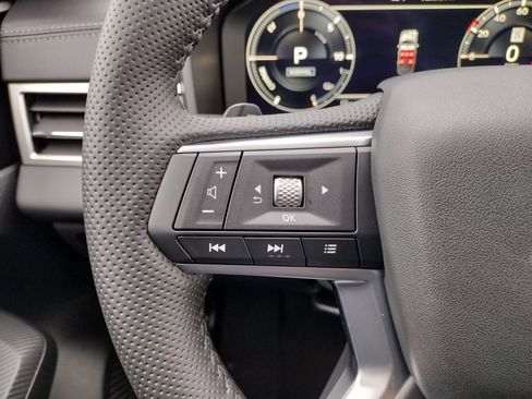 New 2025 Mitsubishi Outlander SE image 30