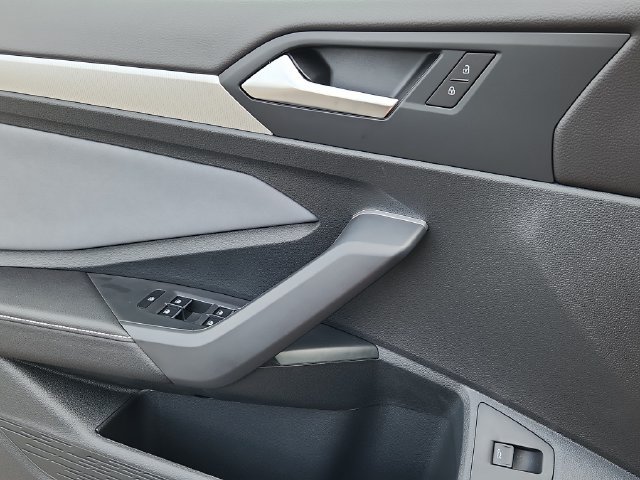 New 2027 Volkswagen Jetta SE FWD image 6