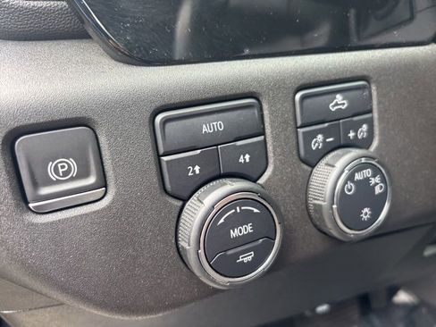 Used 2022 Chevrolet Silverado 1500 LT image 7