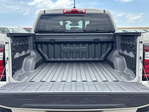 New 2026 GMC Canyon Elevation w/ LPO, Black Badging Package RWD image 25