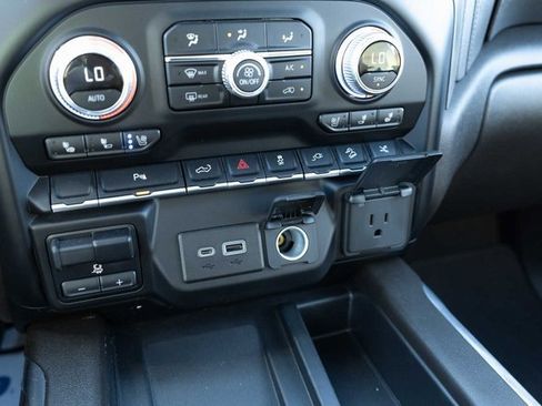 Used 2022 GMC Sierra 1500 Denali w/ Denali Premium Package image 17