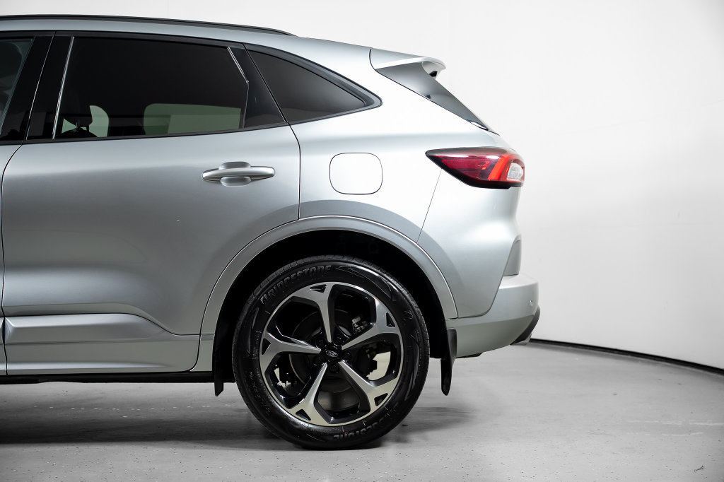 Used 2023 Ford Escape ST-Line Elite AWD/4WD image 15