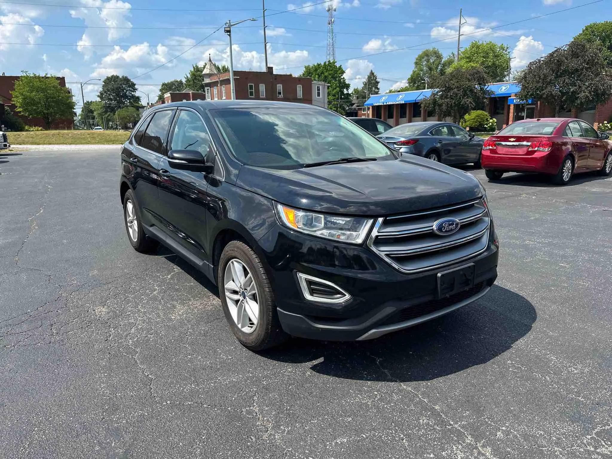 Used 2017 Ford Edge SEL FWD image 3