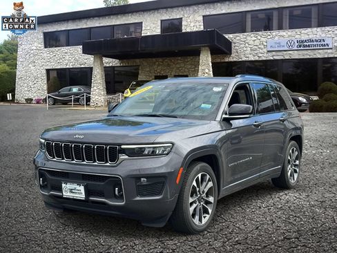 Used 2023 Jeep Grand Cherokee Overland AWD/4WD image 2
