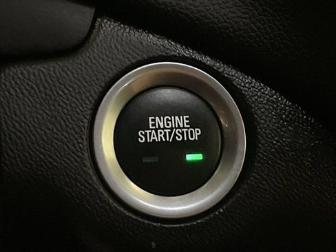 Used 2019 Chevrolet Equinox LT w/ Driver Convenience Package FWD image 10