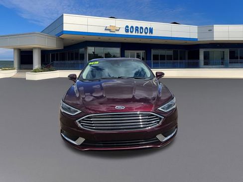 Used 2018 Ford Fusion SE w/ Fusion SE Technology Package FWD image 9