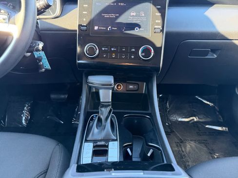 Used 2022 Hyundai Tucson SE w/ Cargo Package image 17