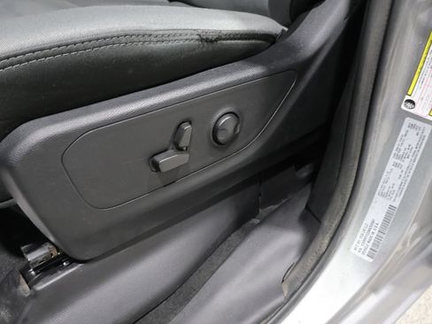 Used 2022 RAM 1500 Big Horn AWD/4WD image 10