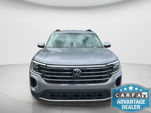 Used 2025 Volkswagen Atlas SE AWD/4WD image 2
