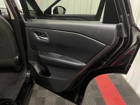 Used 2025 Nissan Rogue SV AWD/4WD image 39