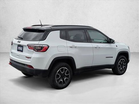 Used 2024 Jeep Compass Trailhawk AWD/4WD image 5