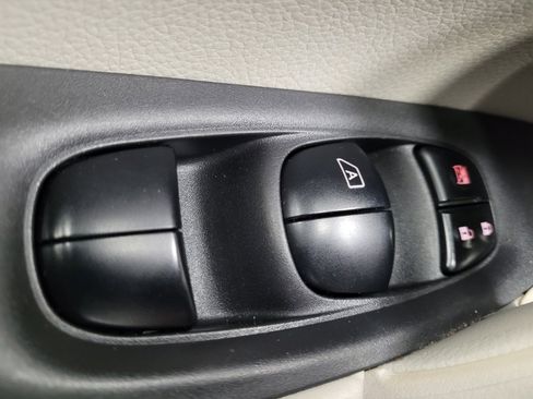 Used 2020 Nissan Rogue Sport SL FWD image 27